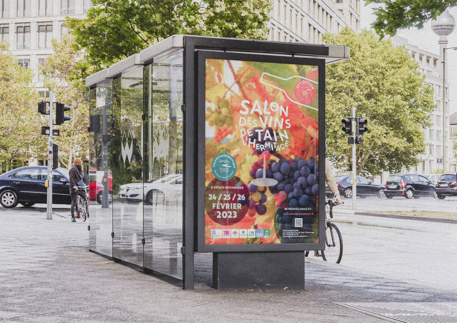 Affiche du Salon des Vins de Tain l’Hermitage, création graphique en situation urbaine